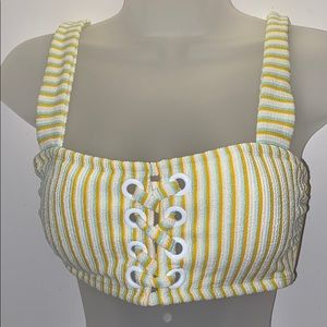 Xhileration textured bikini top size large